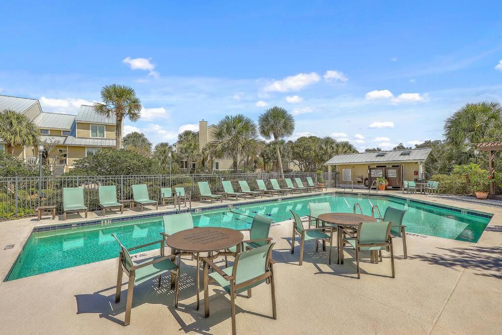 New Listing! Linkside Court 21 - Tennis/Pickleball Apartamento Isle of Palms Exterior foto